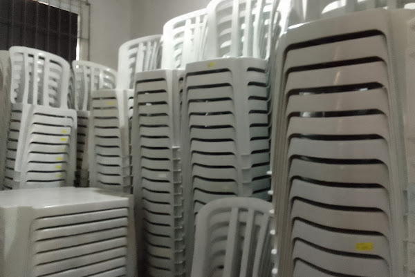 Foto 2 ML aluguel de mesas, cadeiras , toalhas e pula pula. Foto 2 ML aluguel de mesas, cadeiras , toalhas e pula pula.